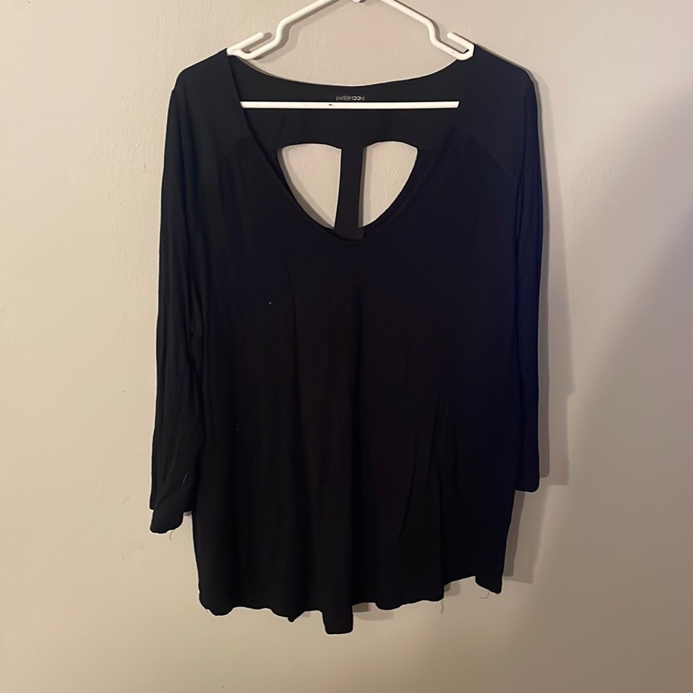Black soft tshirt with cutout back. Paper moon size 1X